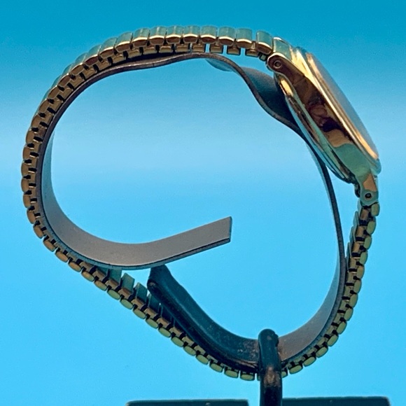 TIMEX CAVATINA Women’s 2006 Vintage Quartz Wristwatch Expand Band Works New Batt - Picture 7 of 16